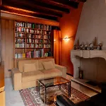 Dimora Degli Affreschi By Postcardsfrom דירה