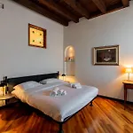 דירה Dimora Degli Affreschi By Postcardsfrom