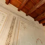 Dimora Degli Affreschi By Postcardsfrom דירה