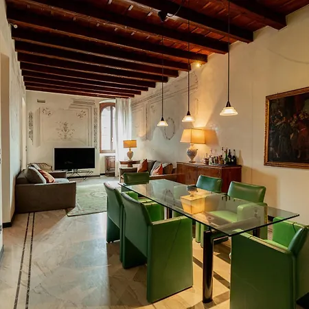 דירה Dimora Degli Affreschi By Postcardsfrom ורונה